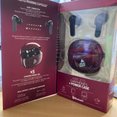 AURICOLARE BLUETOOTH STEREO CON CUSTODIA DI RICARICA R1